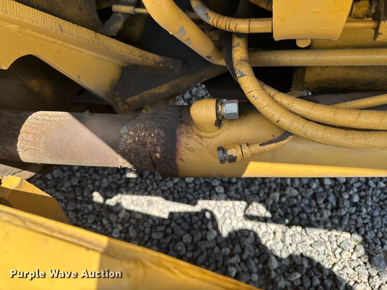 image for item EM2121 1982 John Deere 772A motor grader