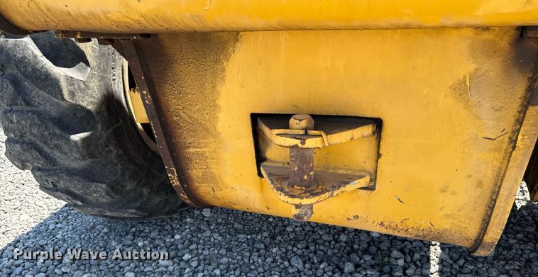 image for item EM2121 1982 John Deere 772A motor grader