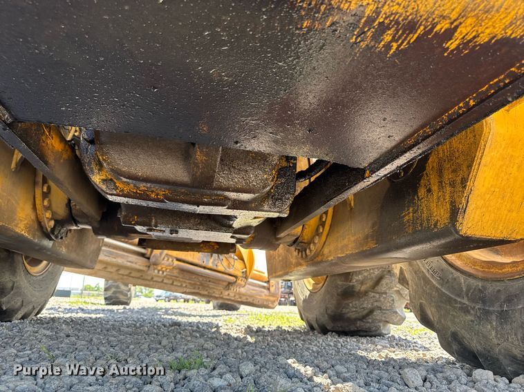 image for item EM2121 1982 John Deere 772A motor grader