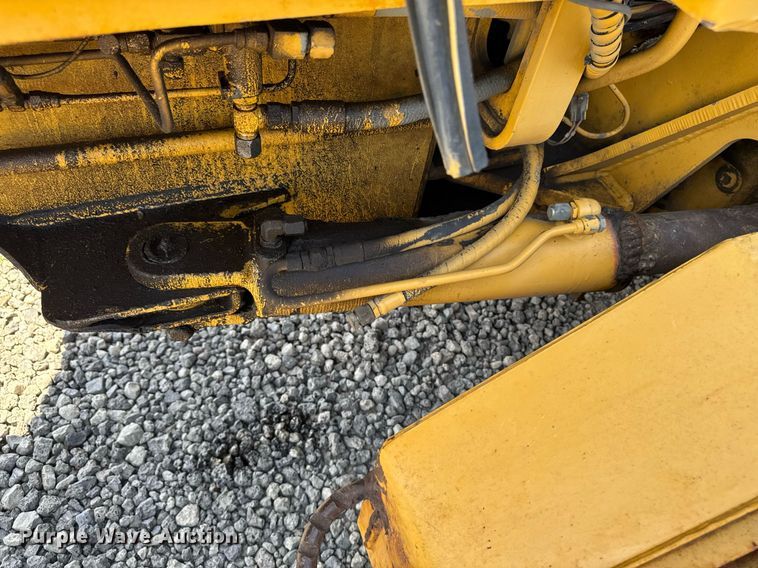 image for item EM2121 1982 John Deere 772A motor grader