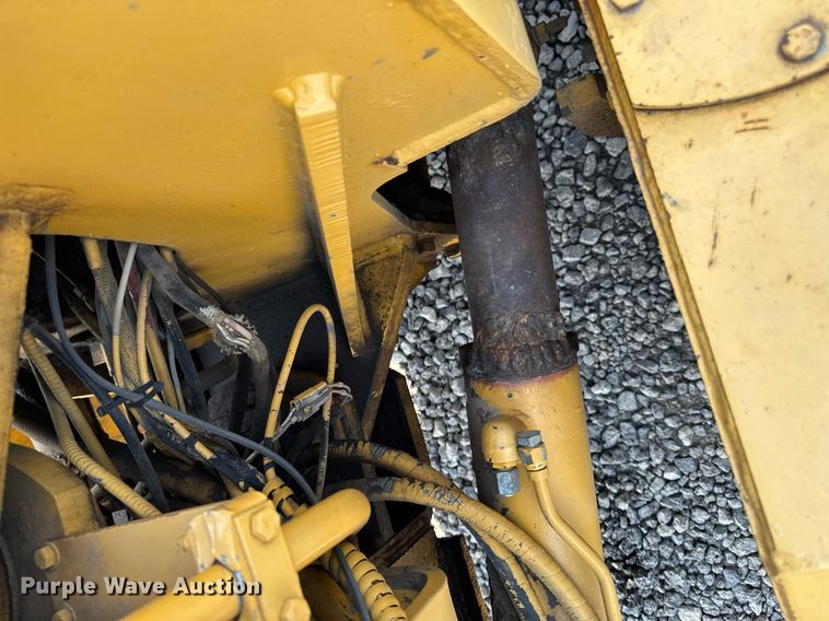 image for item EM2121 1982 John Deere 772A motor grader