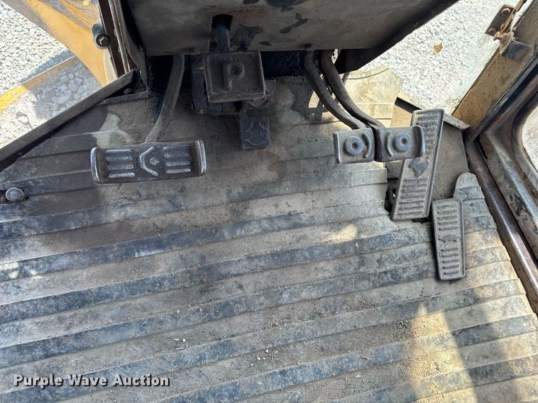 image for item EM2121 1982 John Deere 772A motor grader