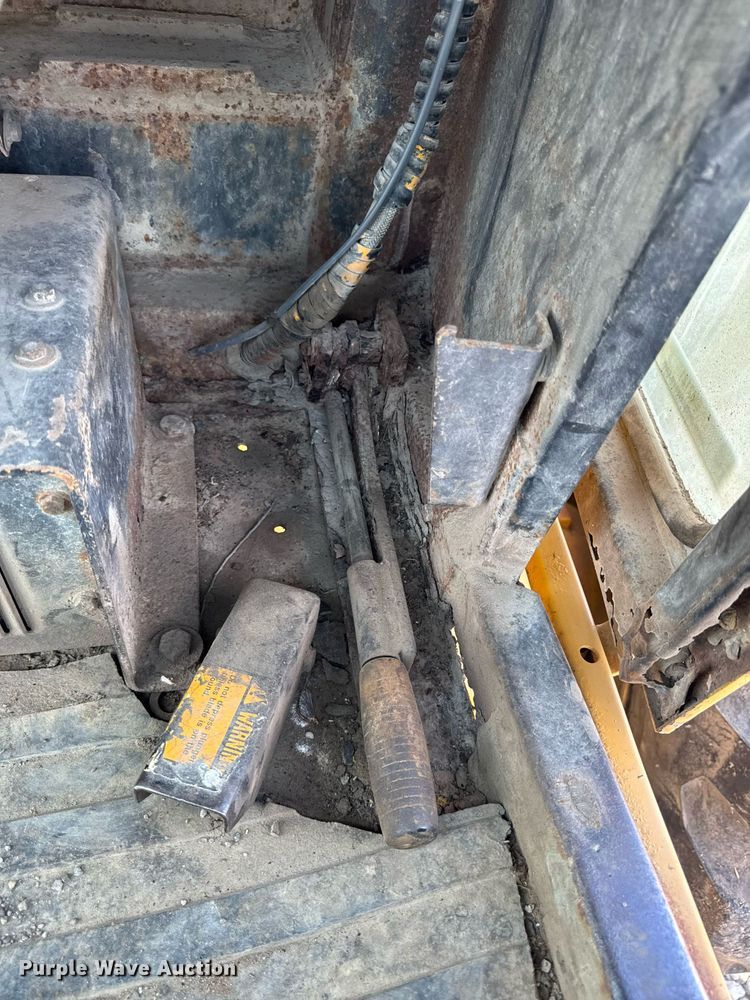 image for item EM2121 1982 John Deere 772A motor grader