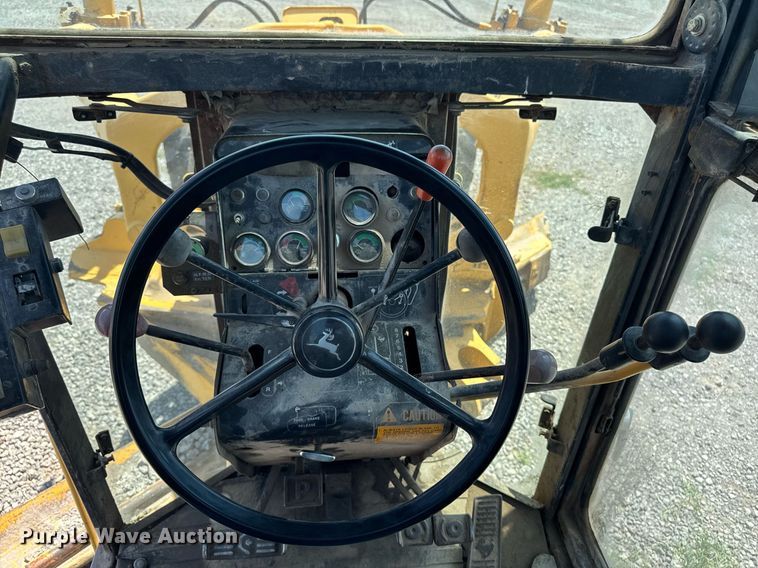 image for item EM2121 1982 John Deere 772A motor grader