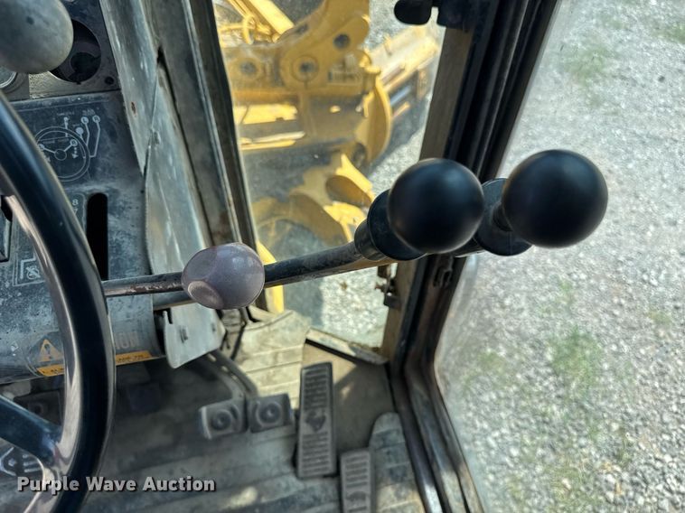 image for item EM2121 1982 John Deere 772A motor grader