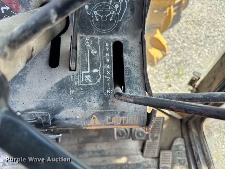 image for item EM2121 1982 John Deere 772A motor grader