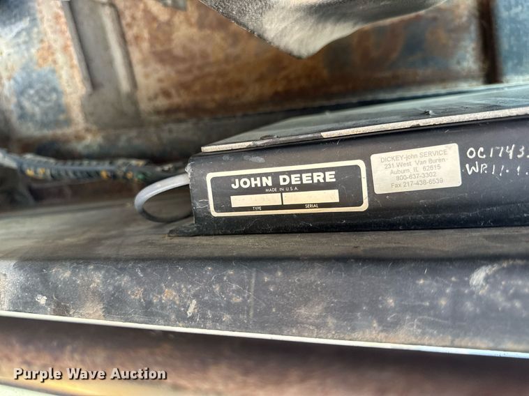 image for item EM2121 1982 John Deere 772A motor grader