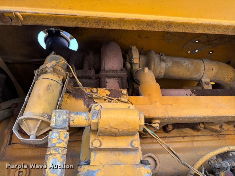 image for item EM2121 1982 John Deere 772A motor grader