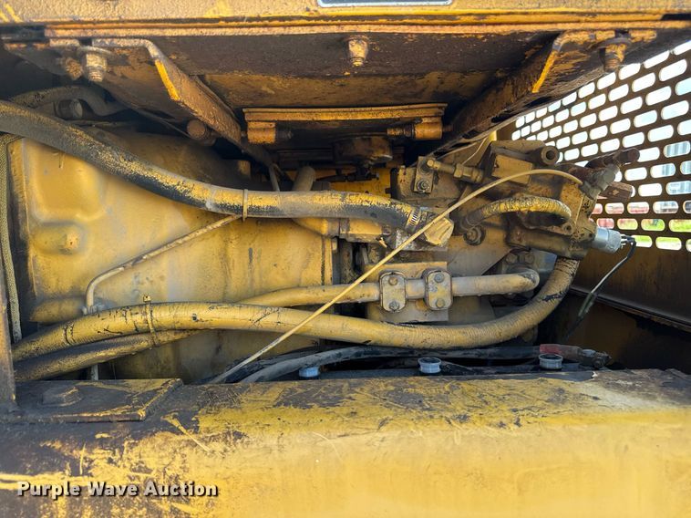 image for item EM2121 1982 John Deere 772A motor grader