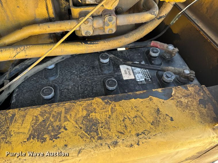 image for item EM2121 1982 John Deere 772A motor grader