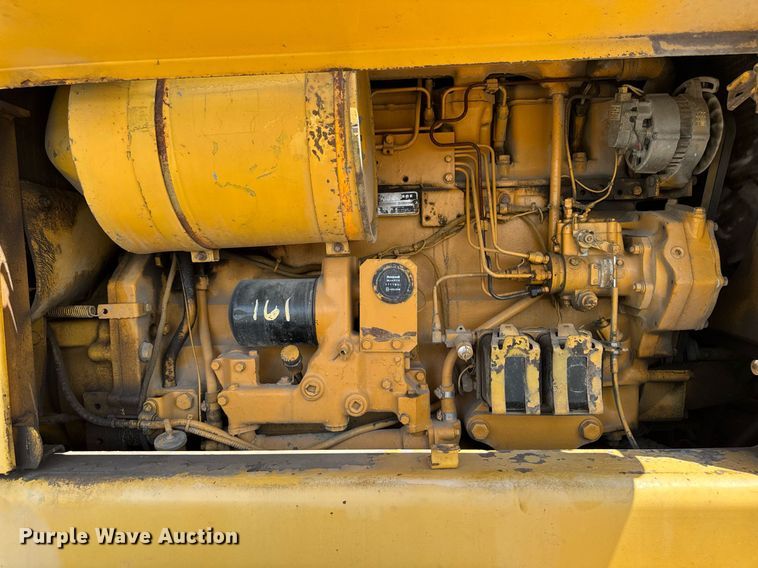 image for item EM2121 1982 John Deere 772A motor grader