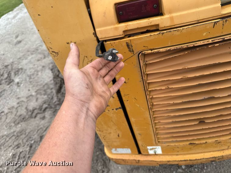 image for item EM2123 1999 Case 95XT skid steer loader