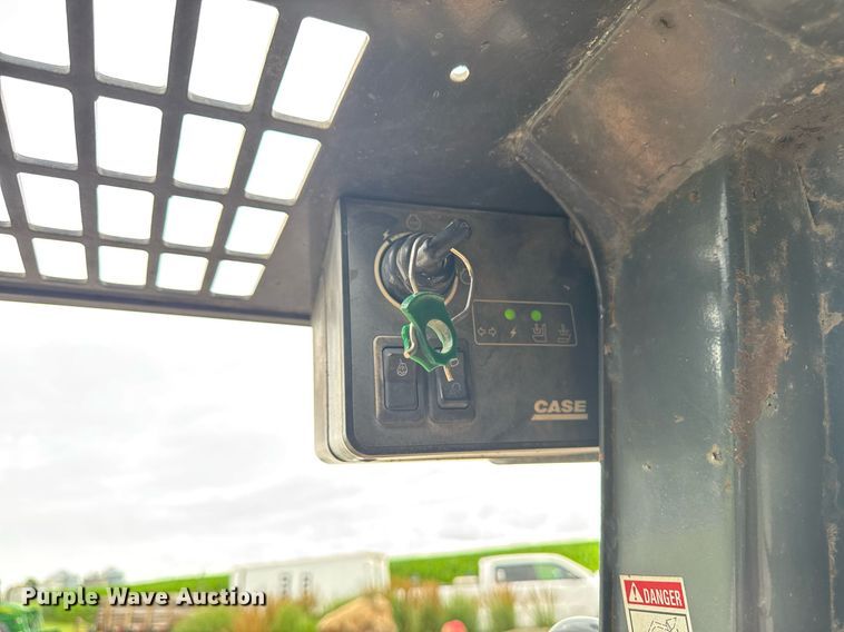 image for item EM2123 1999 Case 95XT skid steer loader