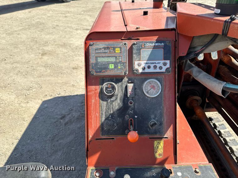 image for item EM3782 2004 Ditch Witch JT520 directional boring unit