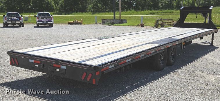 image for item EN2013 2023 Diamond C equipment trailer
