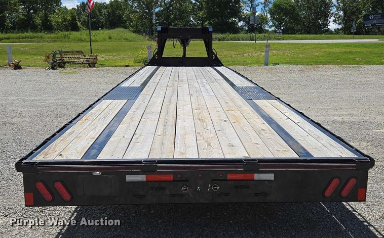 image for item EN2013 2023 Diamond C equipment trailer