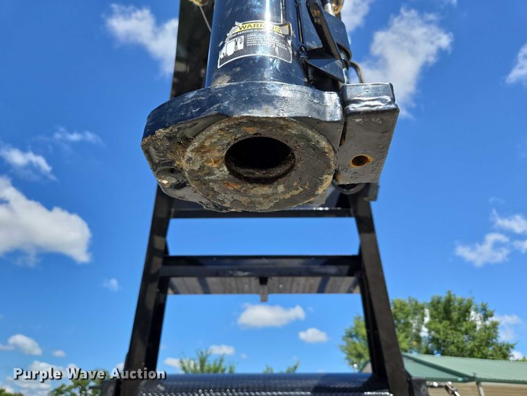 image for item EN2013 2023 Diamond C equipment trailer