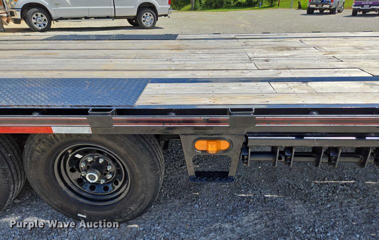 image for item EN2013 2023 Diamond C equipment trailer