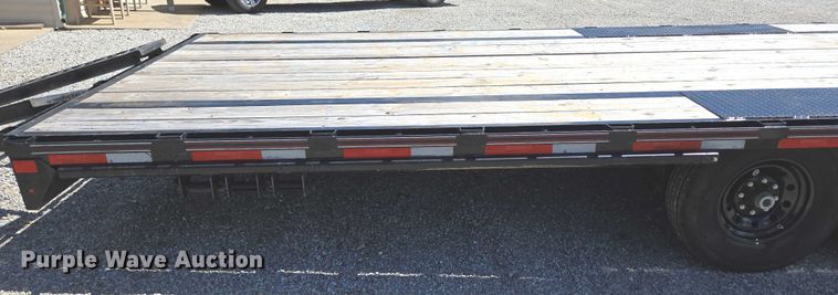 image for item EN2013 2023 Diamond C equipment trailer