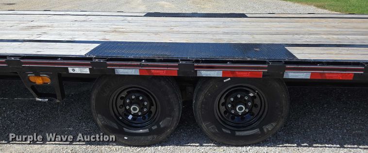 image for item EN2013 2023 Diamond C equipment trailer