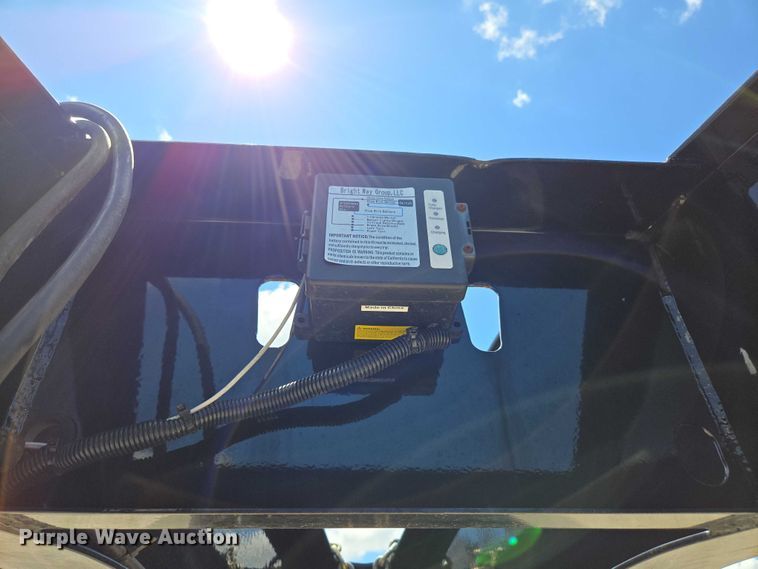 image for item EN2013 2023 Diamond C equipment trailer