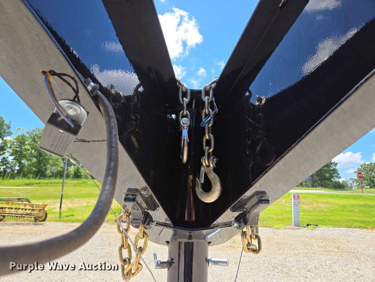 image for item EN2013 2023 Diamond C equipment trailer