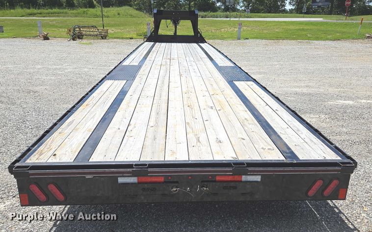 image for item EN2013 2023 Diamond C equipment trailer