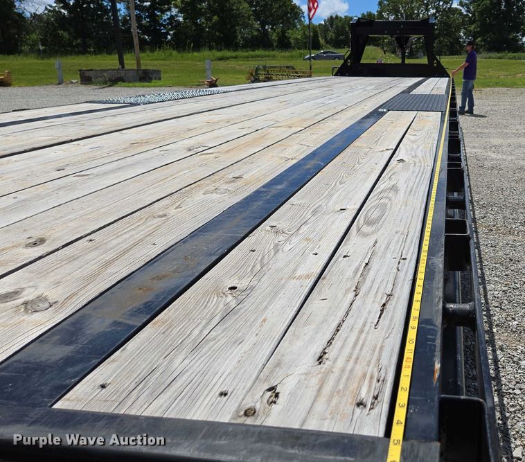 image for item EN2013 2023 Diamond C equipment trailer