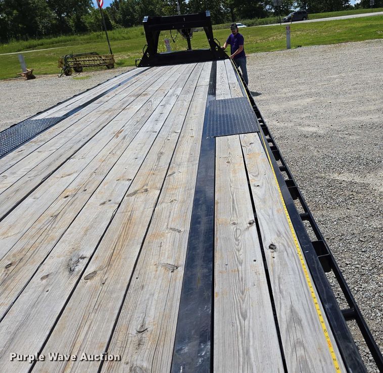 image for item EN2013 2023 Diamond C equipment trailer