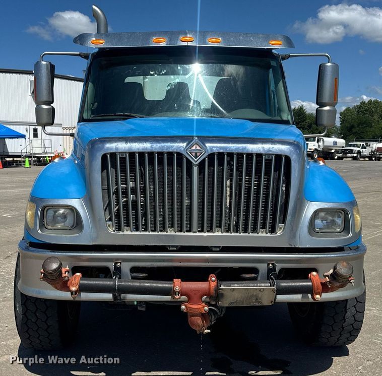 image for item EN4626 2007 International 7400 SBA 6X4 water truck