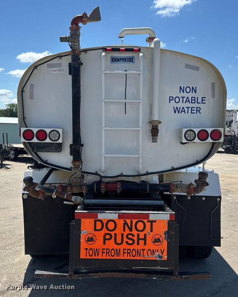 image for item EN4626 2007 International 7400 SBA 6X4 water truck