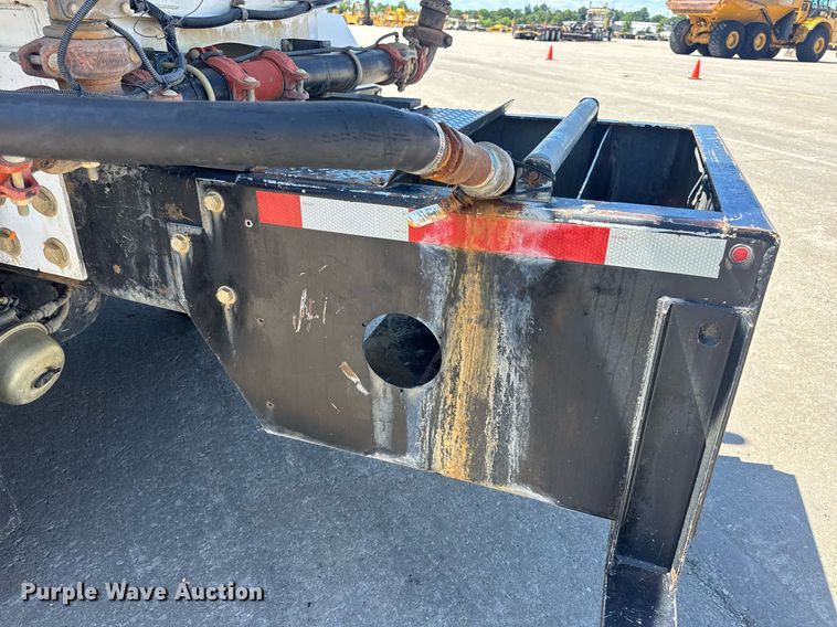 image for item EN4626 2007 International 7400 SBA 6X4 water truck