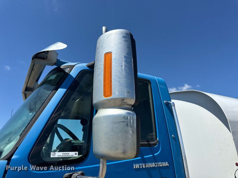 image for item EN4626 2007 International 7400 SBA 6X4 water truck