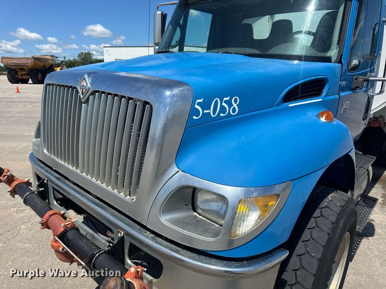 image for item EN4626 2007 International 7400 SBA 6X4 water truck