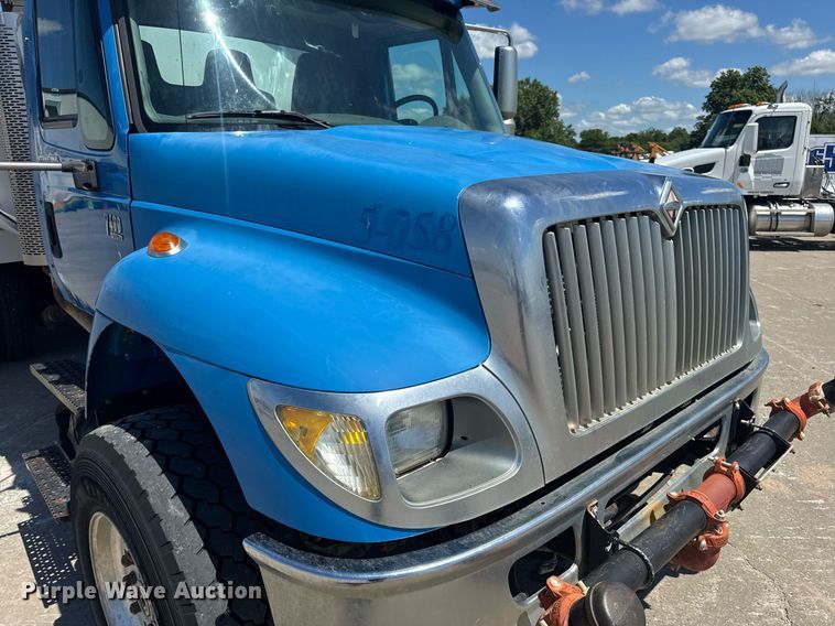 image for item EN4626 2007 International 7400 SBA 6X4 water truck