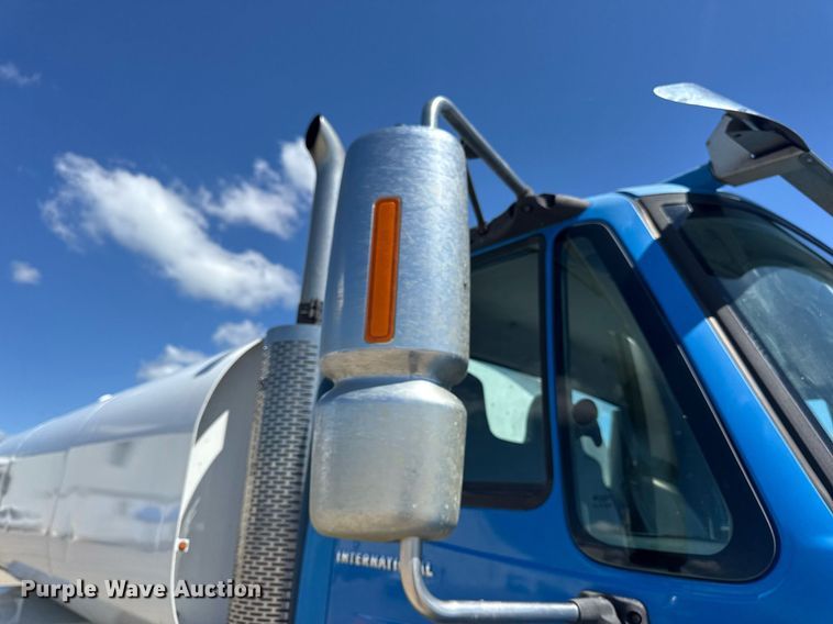 image for item EN4626 2007 International 7400 SBA 6X4 water truck