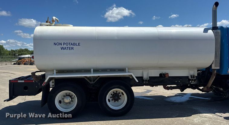 image for item EN4626 2007 International 7400 SBA 6X4 water truck