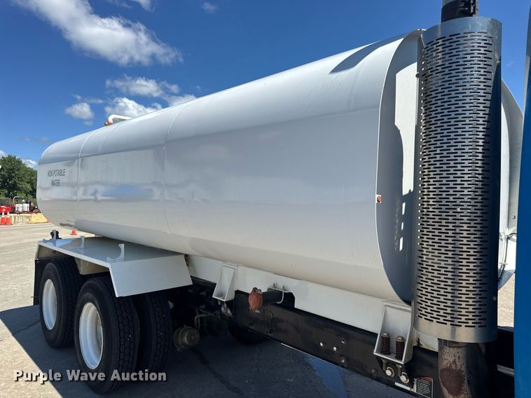 image for item EN4626 2007 International 7400 SBA 6X4 water truck