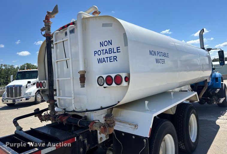 image for item EN4626 2007 International 7400 SBA 6X4 water truck