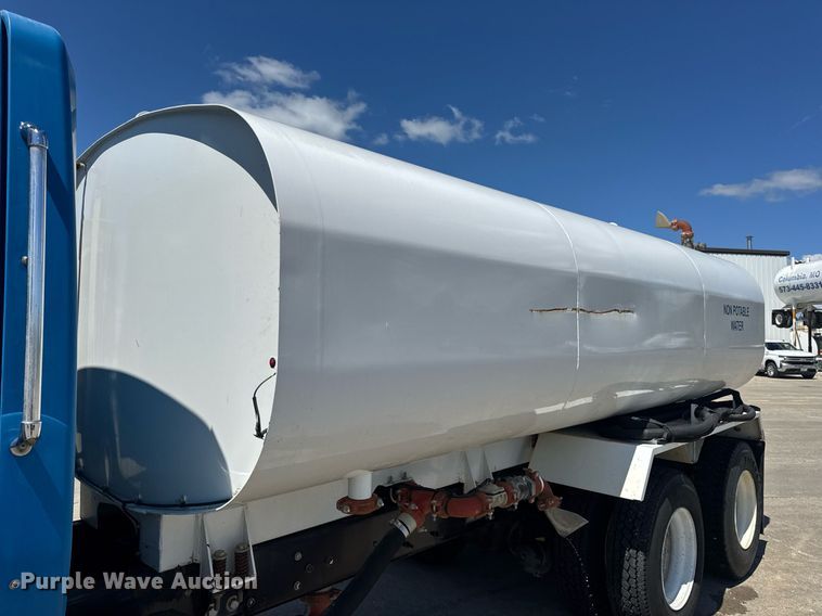 image for item EN4626 2007 International 7400 SBA 6X4 water truck