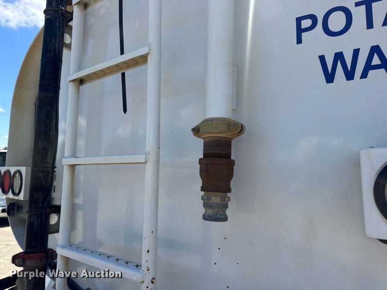 image for item EN4626 2007 International 7400 SBA 6X4 water truck