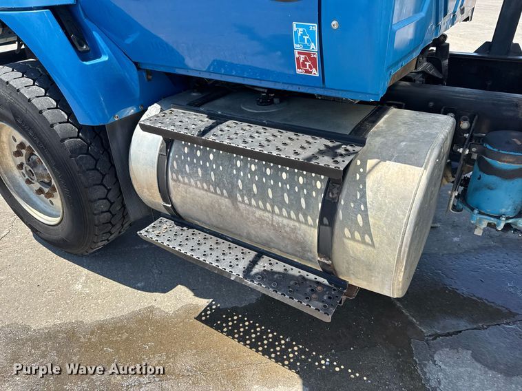 image for item EN4626 2007 International 7400 SBA 6X4 water truck