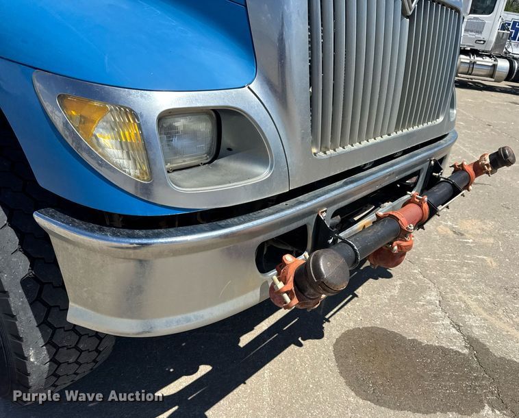 image for item EN4626 2007 International 7400 SBA 6X4 water truck