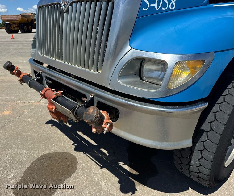 image for item EN4626 2007 International 7400 SBA 6X4 water truck