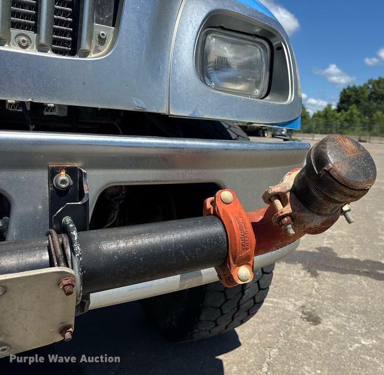 image for item EN4626 2007 International 7400 SBA 6X4 water truck