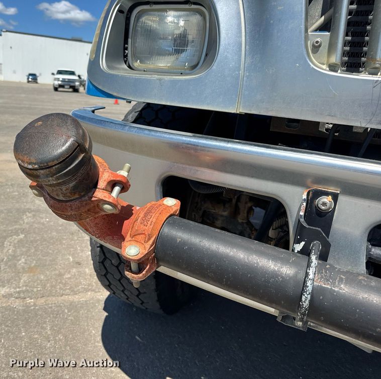 image for item EN4626 2007 International 7400 SBA 6X4 water truck