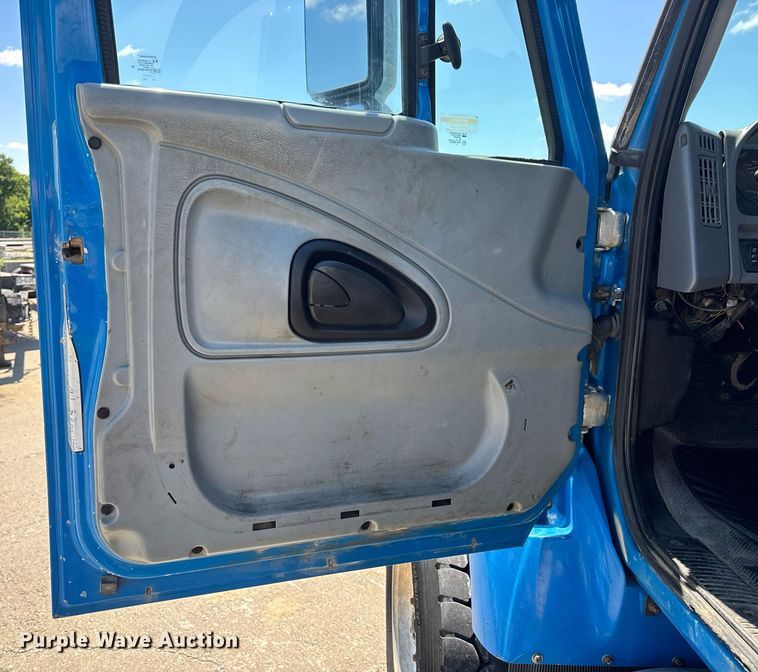 image for item EN4626 2007 International 7400 SBA 6X4 water truck