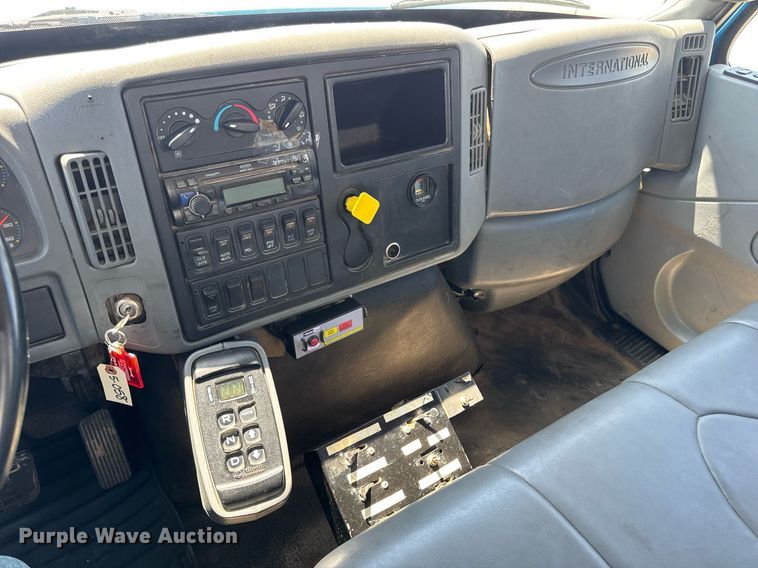 image for item EN4626 2007 International 7400 SBA 6X4 water truck