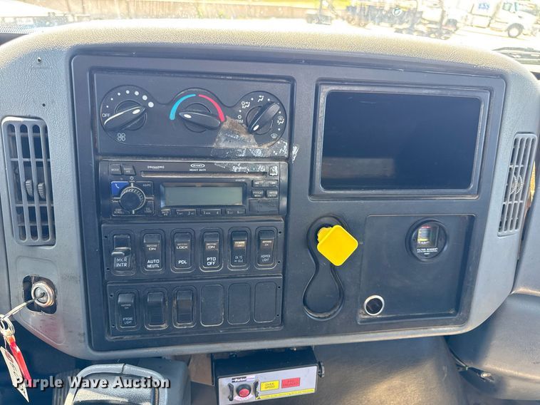 image for item EN4626 2007 International 7400 SBA 6X4 water truck