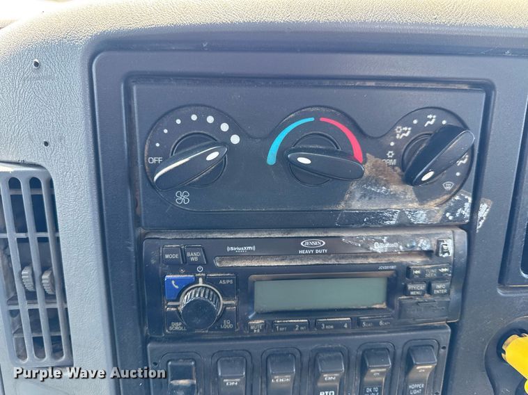 image for item EN4626 2007 International 7400 SBA 6X4 water truck